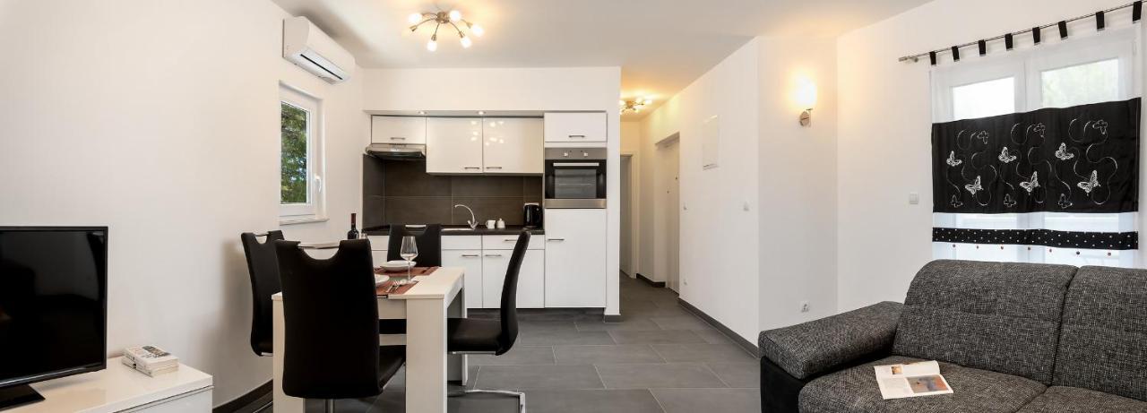 Sunny Biokovo Apartments Baška Voda Zewnętrze zdjęcie